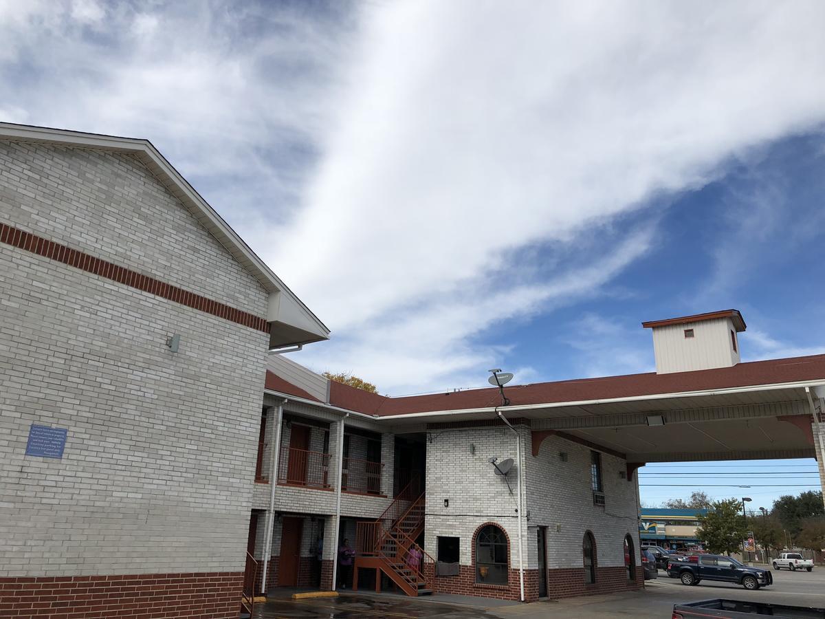 Luxury Motel
